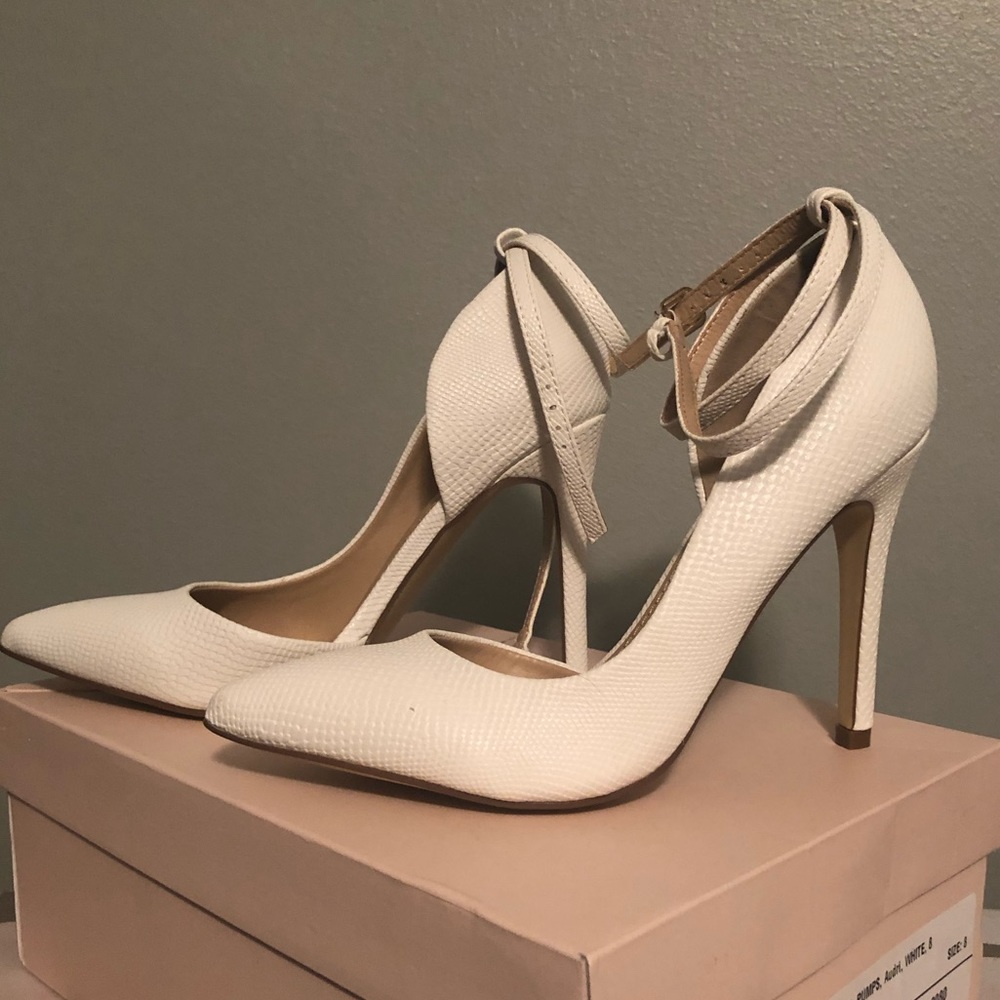 Pointed Toe White Pumps